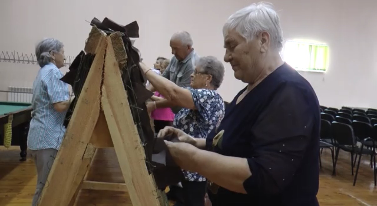 Надежда Денисова плетет сети 