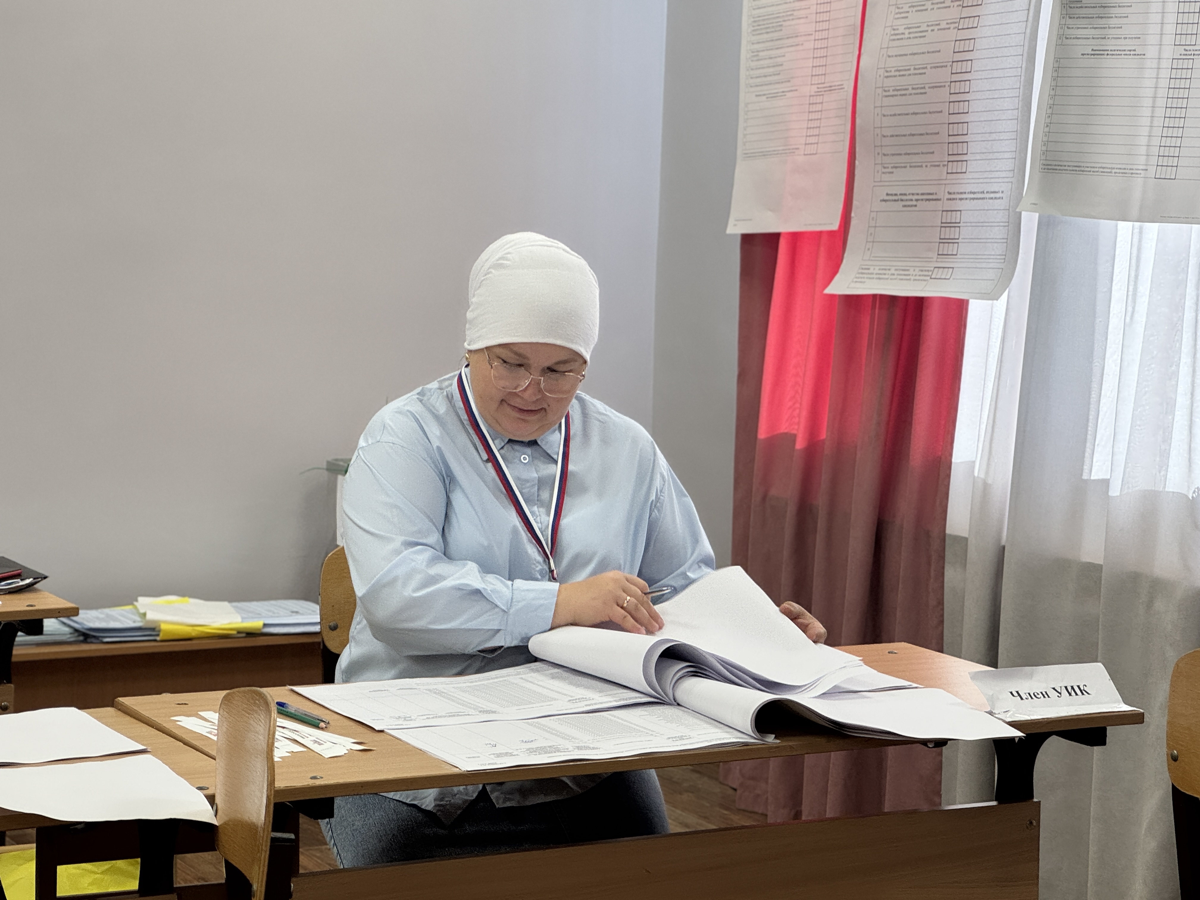 Семья пришла на голосование
