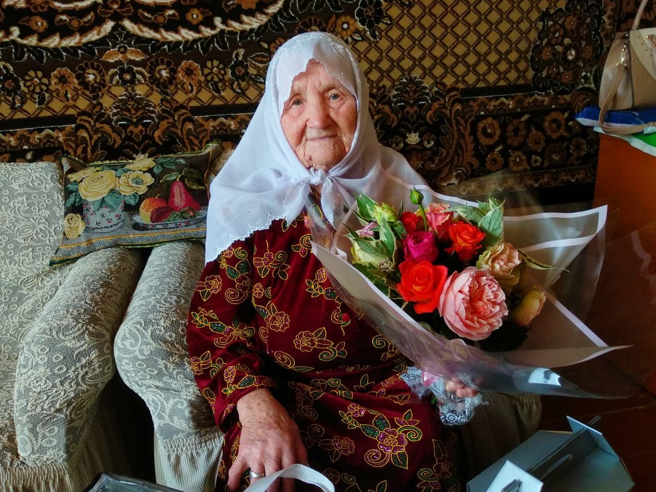 Глава Высокогорского района присоединился к поздравлениям жителей района с Днём пожилых людей