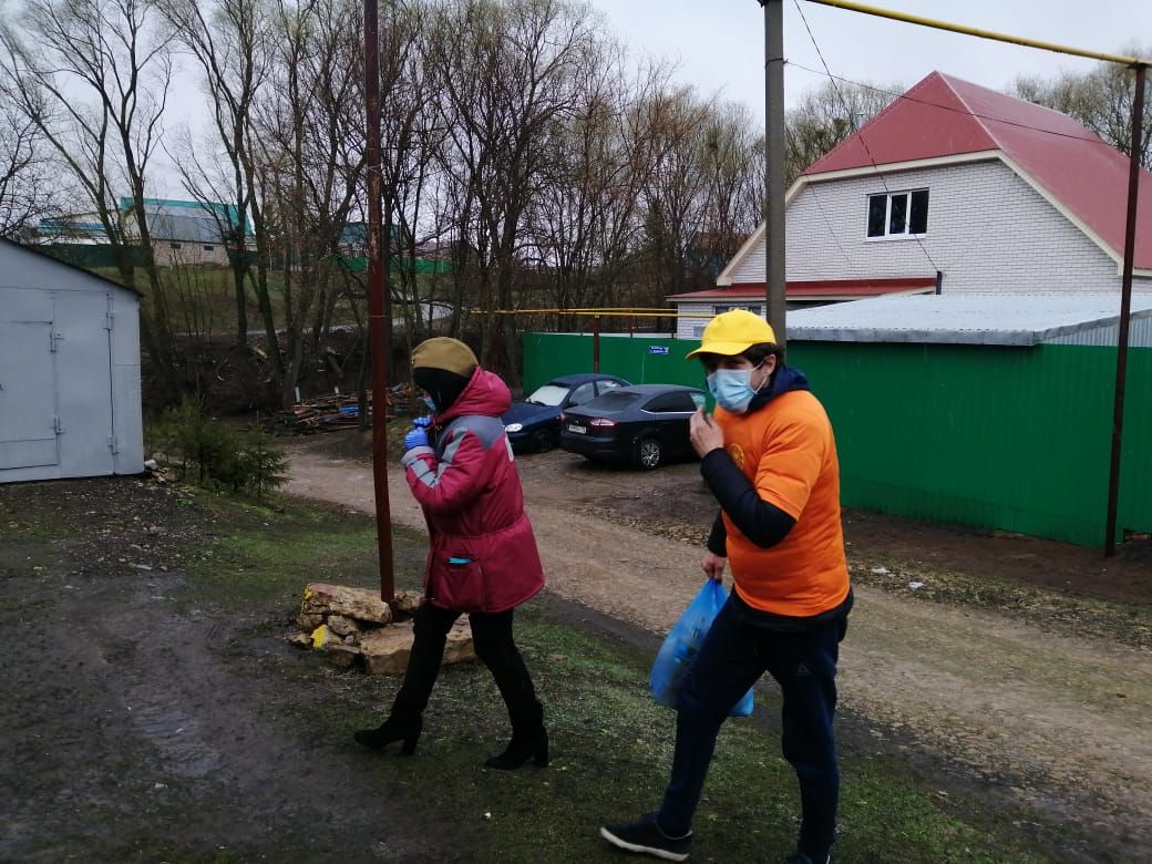 Волонтёры со станции Куркачи продолжают помогать жителям Высокогорского района