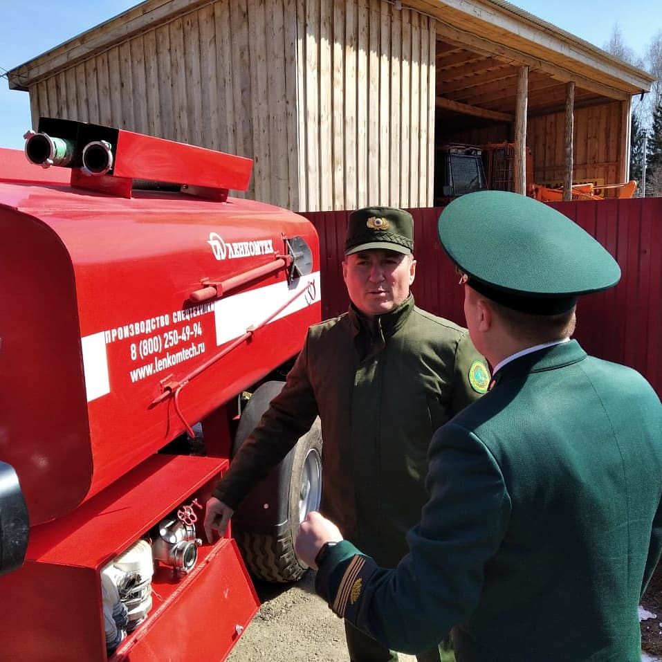 Лесопожарную технику и оборудование вручили учреждениям Министерства лесного хозяйства