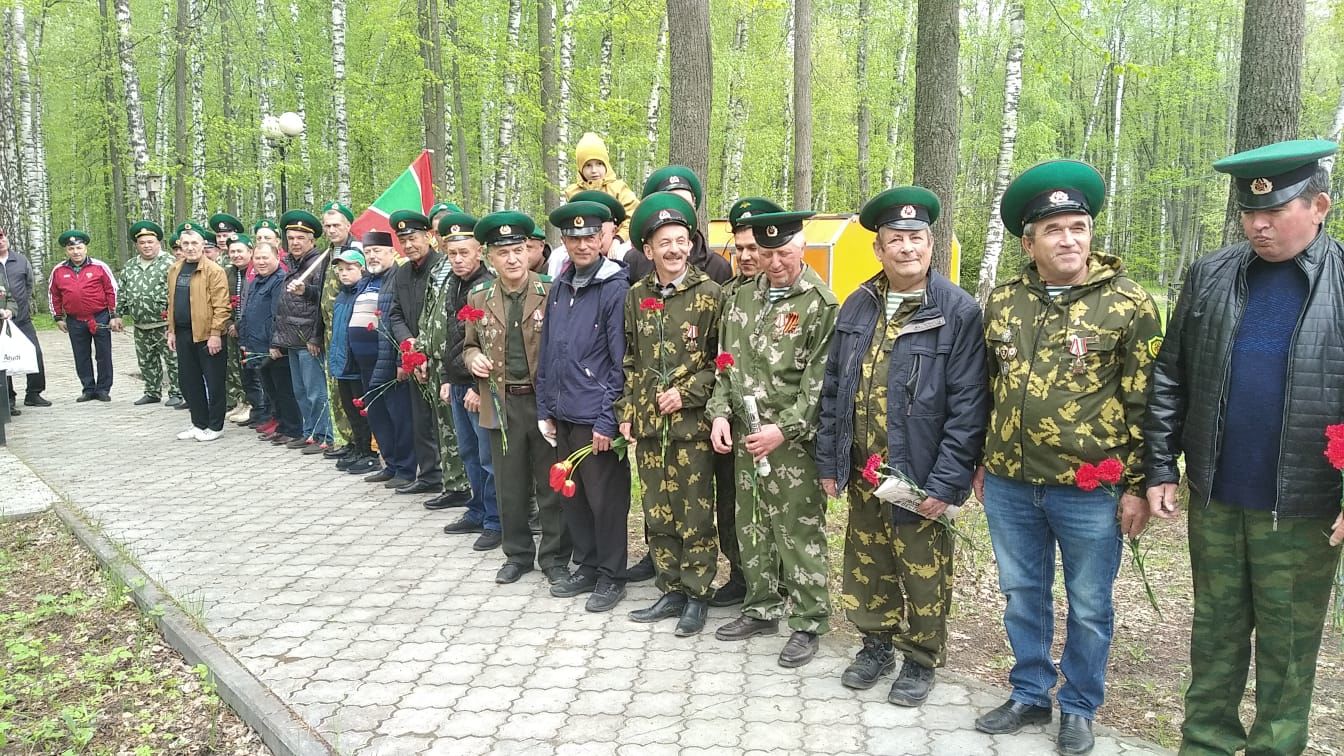 В парке Победы сегодня собрались высокогорские ветераны пограничных войск