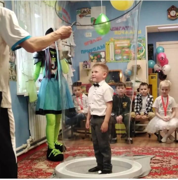 В МБДОУ «Чернышевский детский сад «Сказка» прошёл первый за 40 лет торжественный выпуск детей