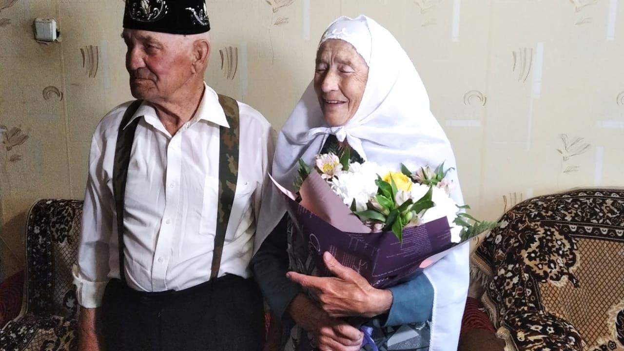 Сегодня 60-летие совместной жизни отмечает семья Кадыровых из Чернышевки