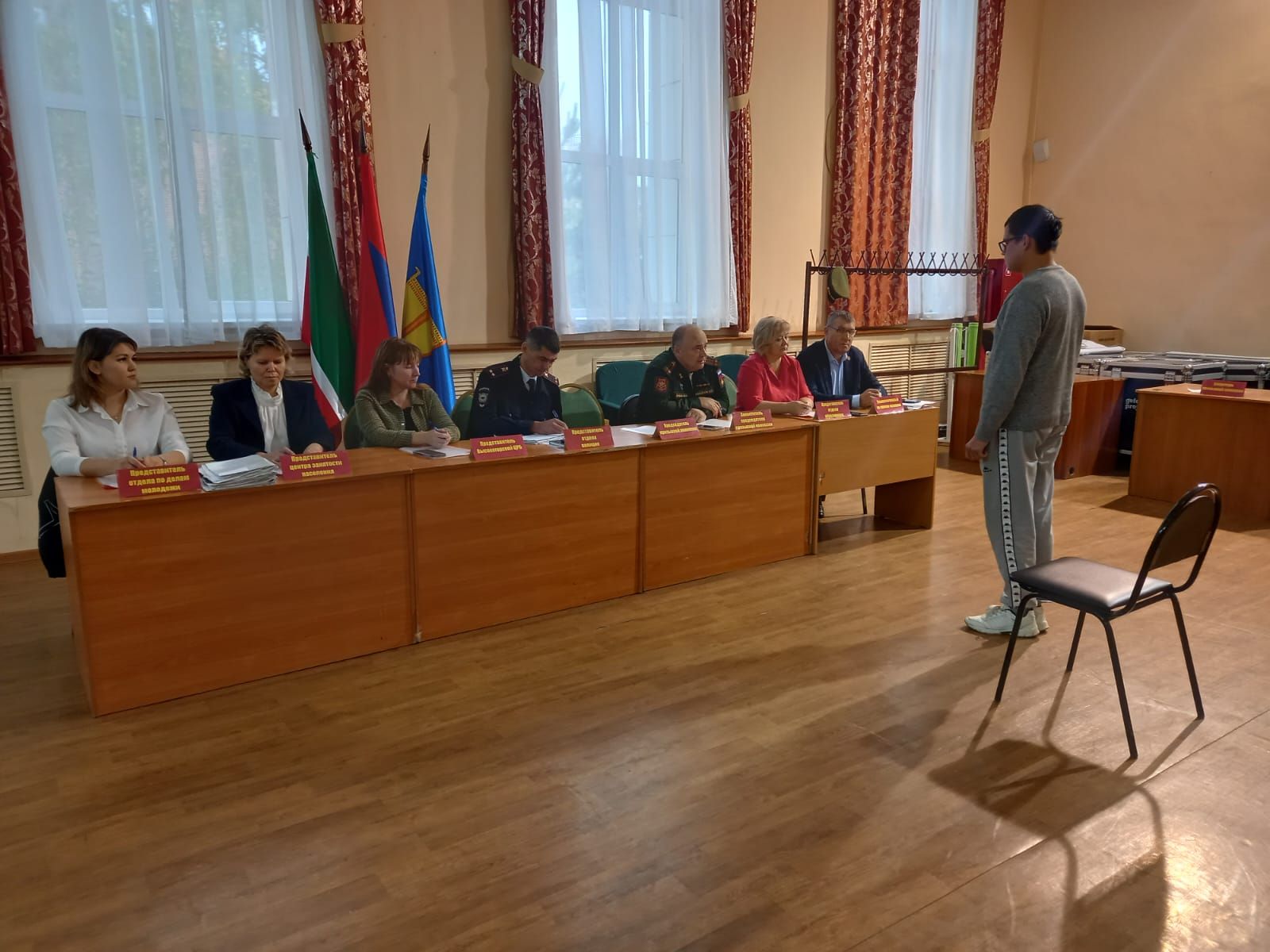 В Высокогорском районе молодые люди сегодня проходят этап осенней призывной комиссии