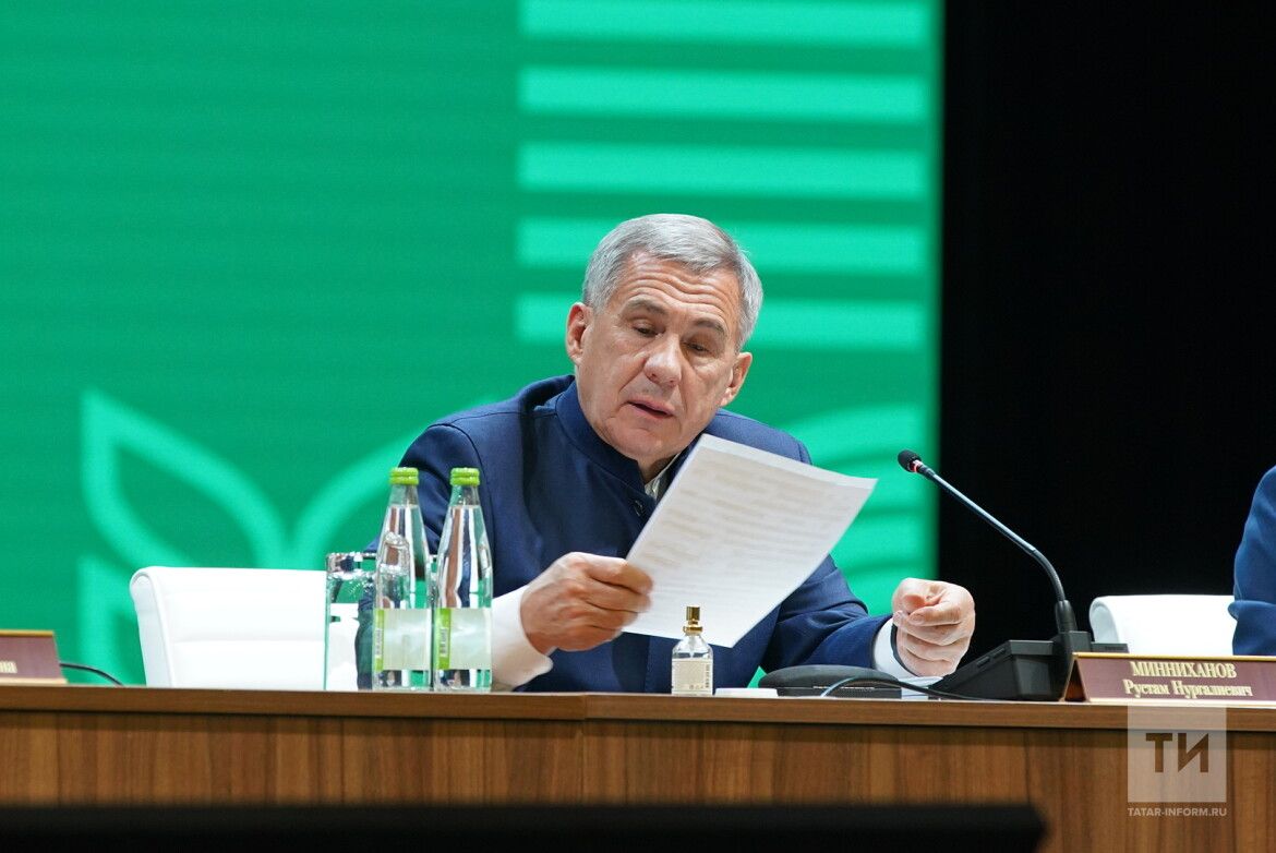 Минниханов поручил контролировать пуск тепла в дома и социальные объекты