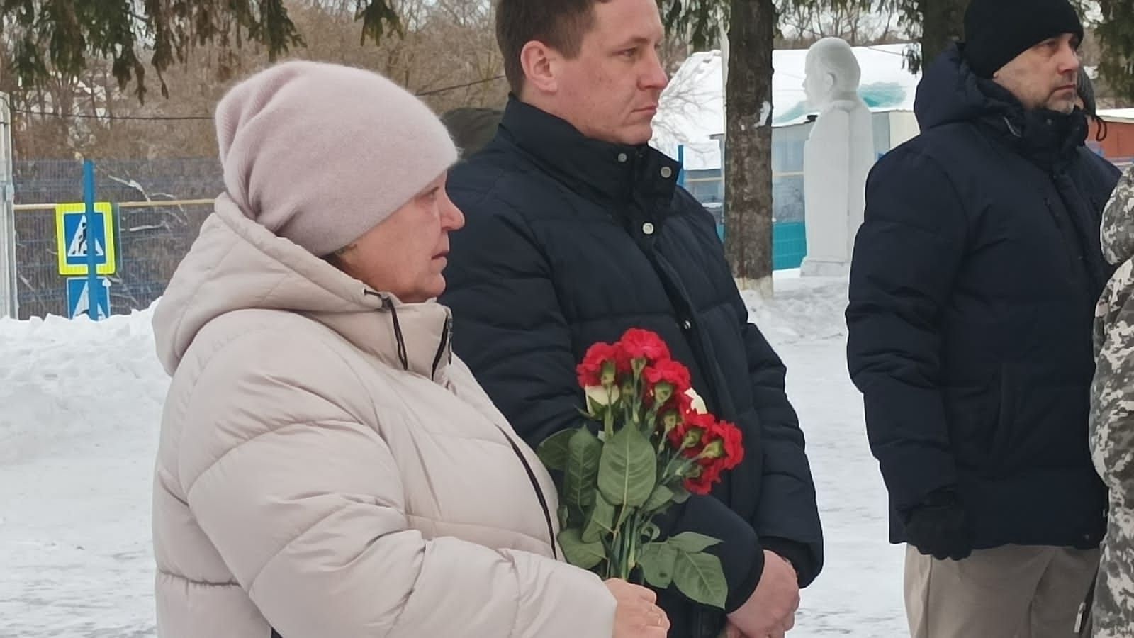 В Ямашурме открыли мемориальную доску погибшему на СВО односельчанину