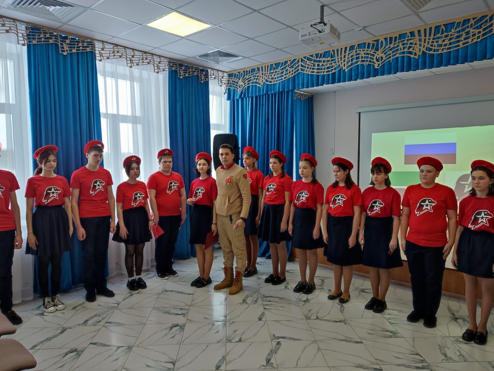 Ученики Алатской школы вступили в ряды юнармейцев