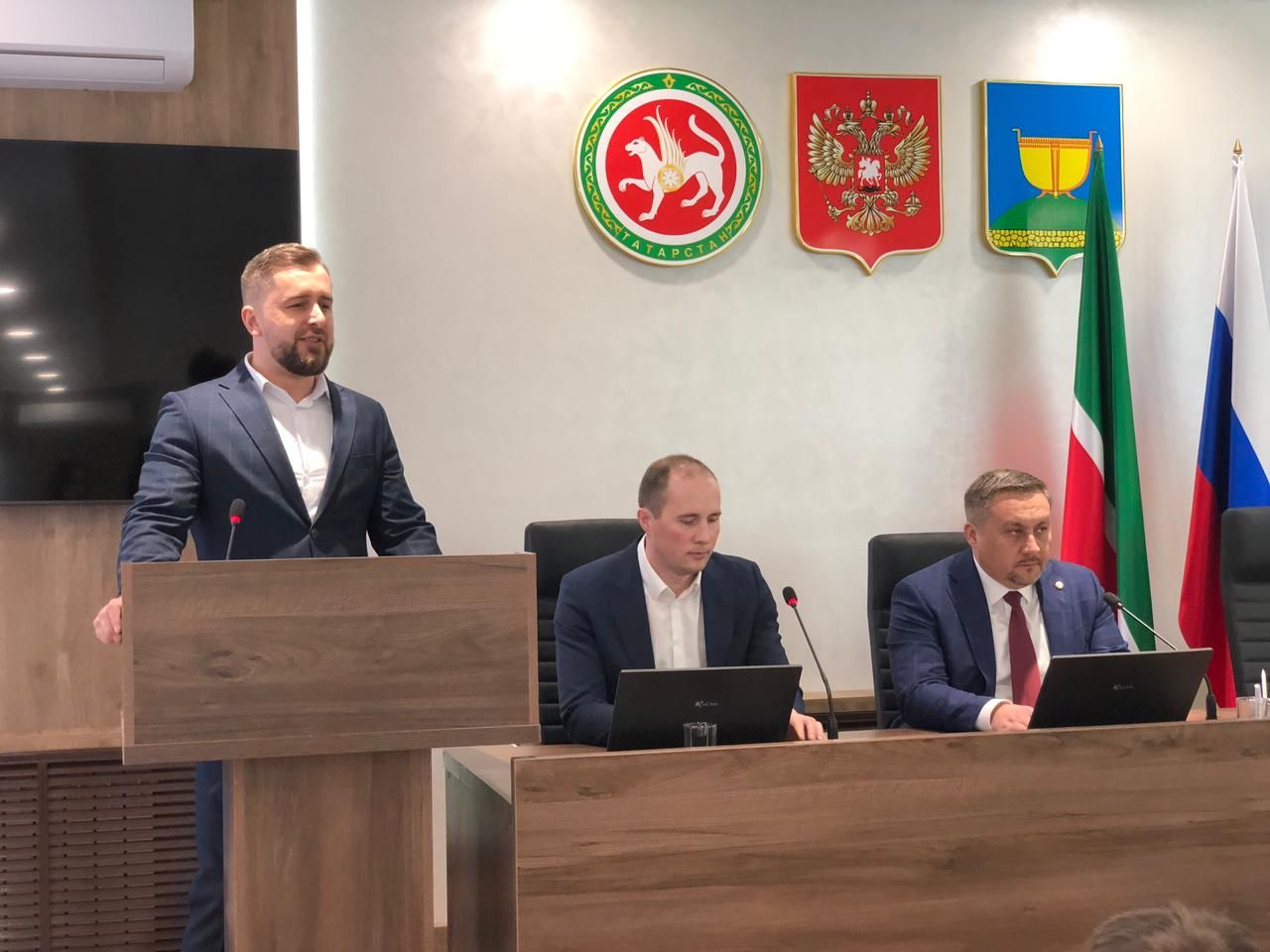 Равиль Хисамутдинов поздравил высокогорских футболистов с двойной победой