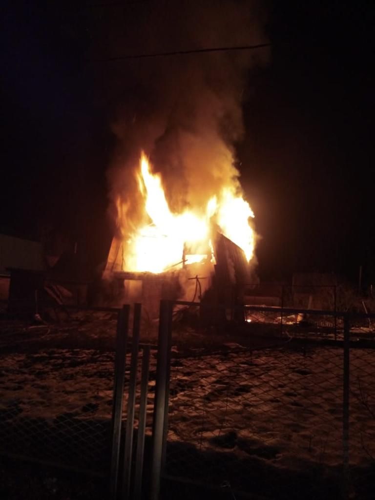 В СНТ «Оптимист» сгорел садовый дом