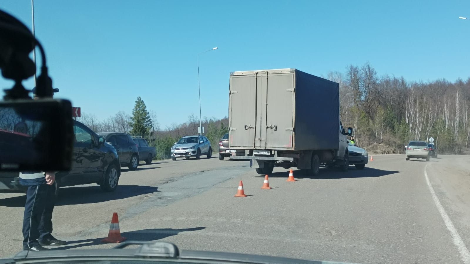 ГАЗель столкнулась с легковым авто на повороте в Усады