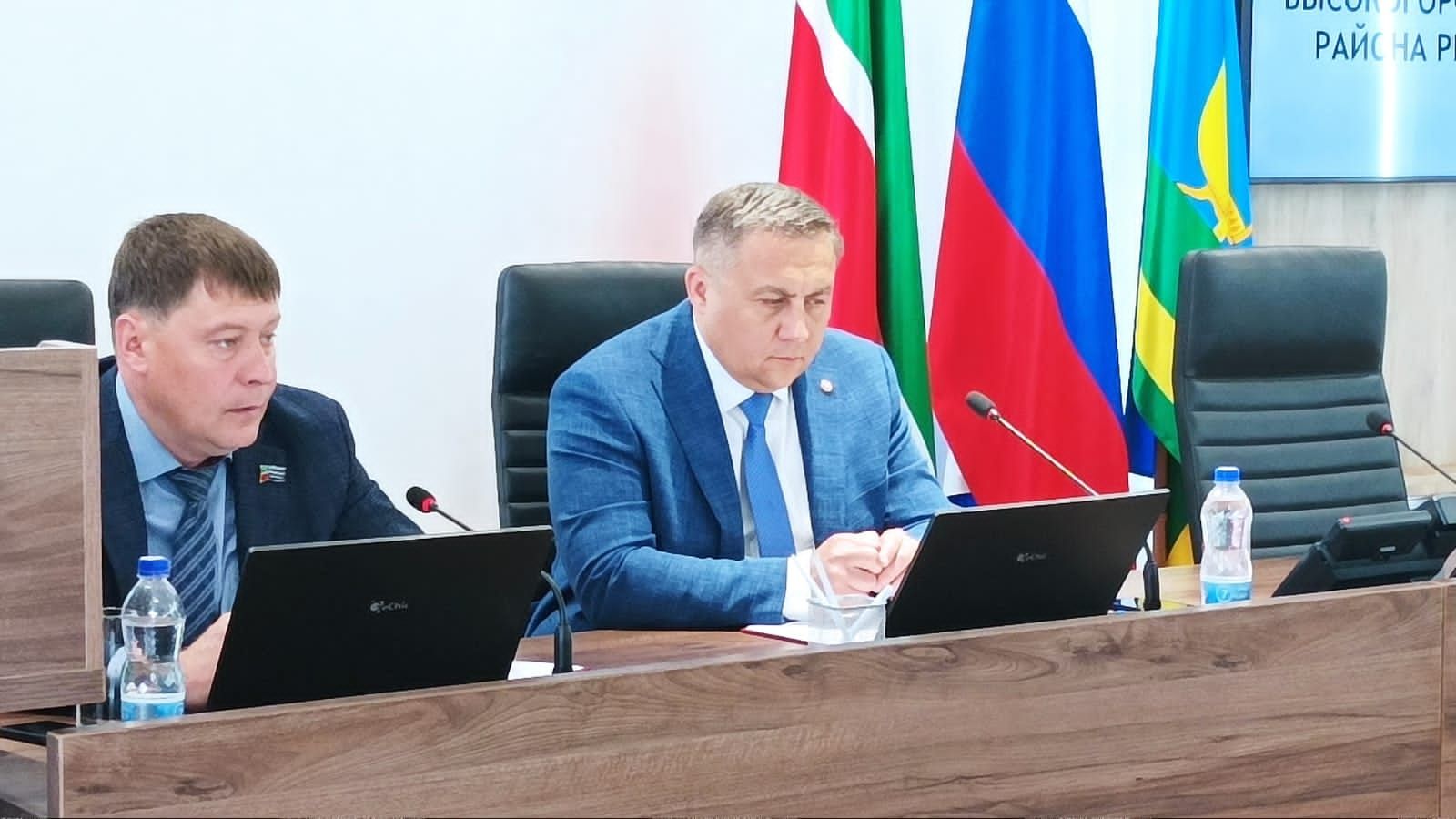 Депутаты района провели очередное заседание совета