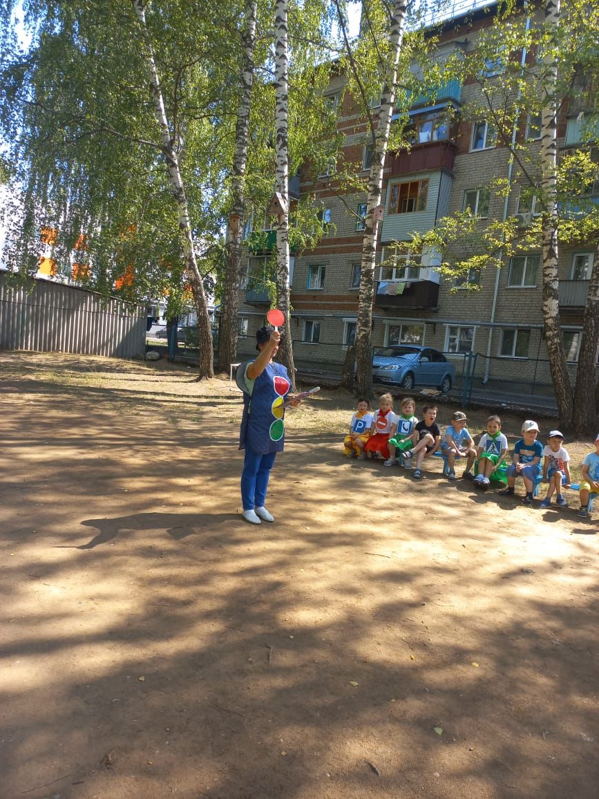 В детском саду «Солнышко» провели музыкально-спортивный праздник по БДД