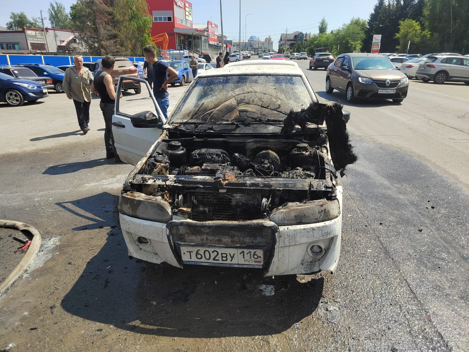В селе Высокая Гора на ходу загорелся автомобиль