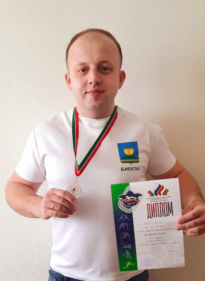 Высокогорский гиревик занял второе место в Первенстве