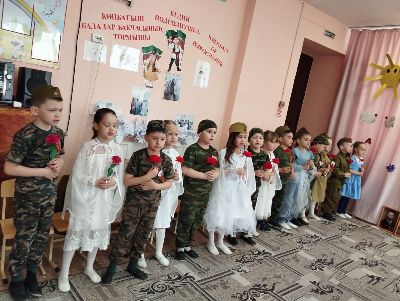 Сегодня в детском саду «Подсолнушек» прошел утренник посвященный дню Победы