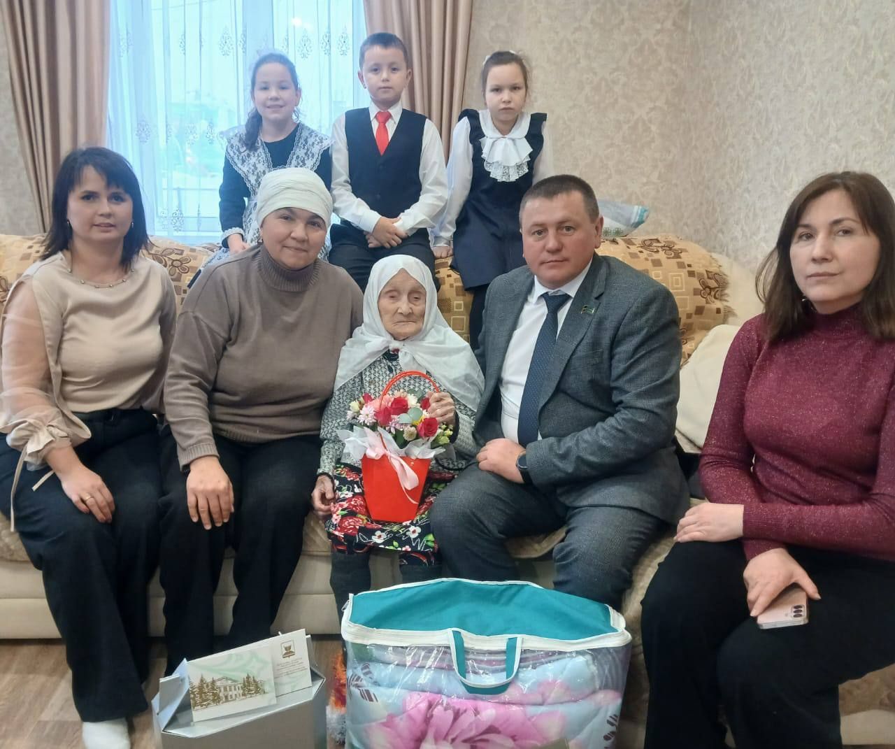 101-летний юбилей в Сая: поздравили долгожительницу Тайфэ Зиганшину