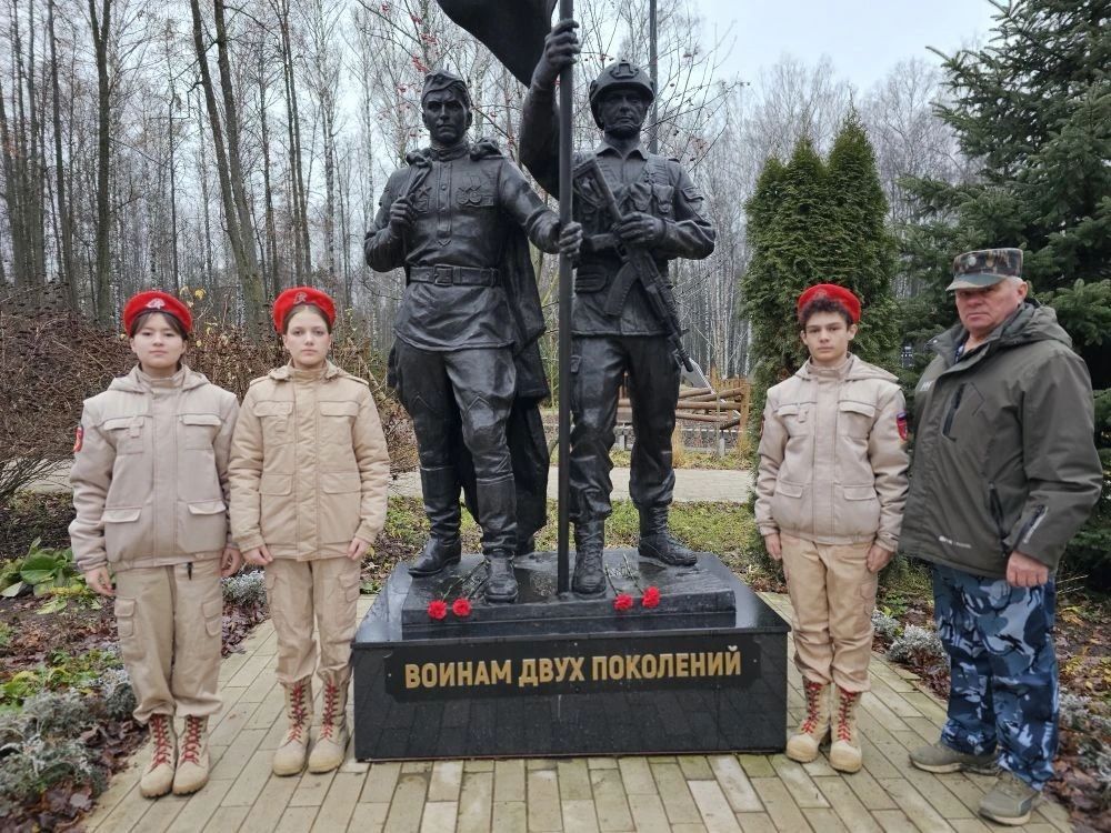 Юнармейцы Высокогорской школы №3 возложили цветы ко Дню Неизвестного Солдата