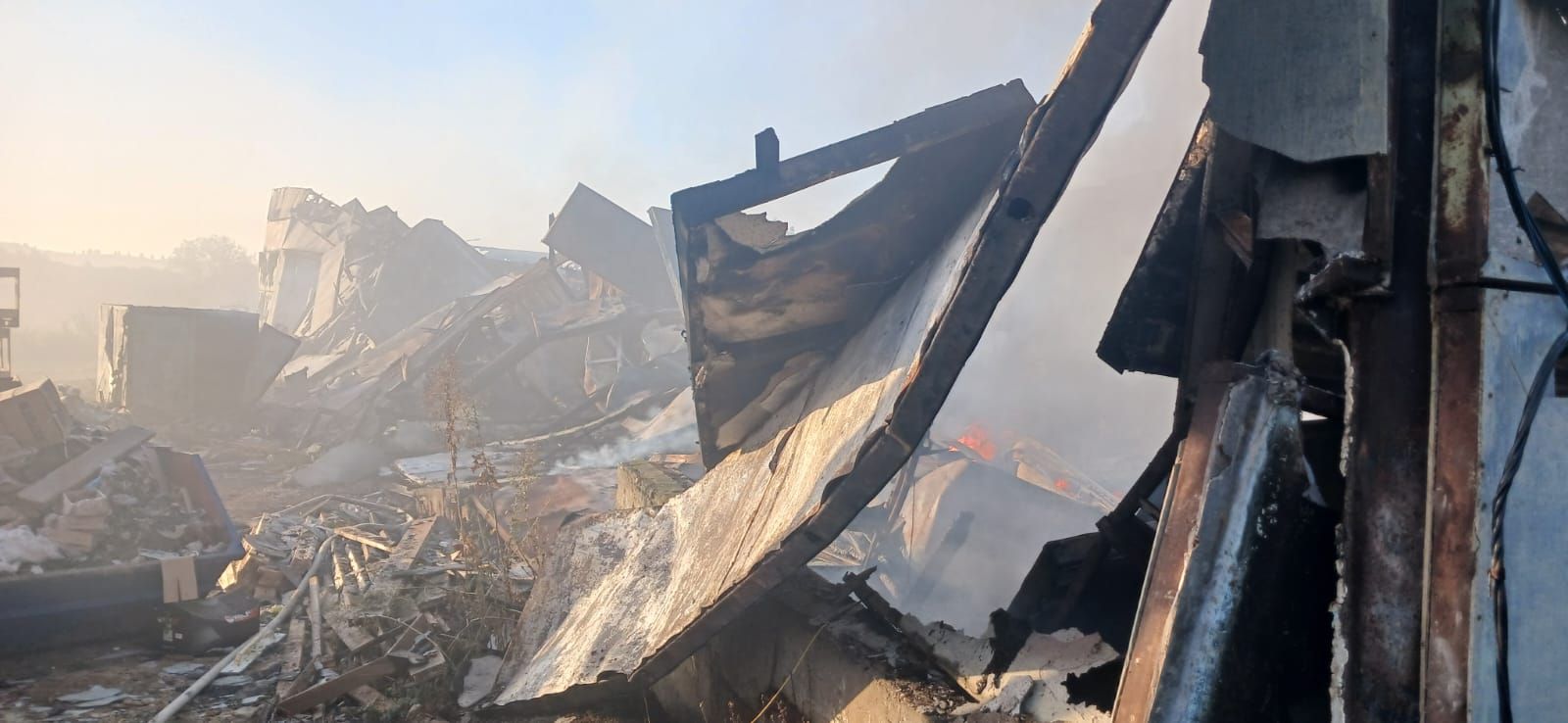 В Пановке полностью сгорел склад площадью 1400 квадратных метров