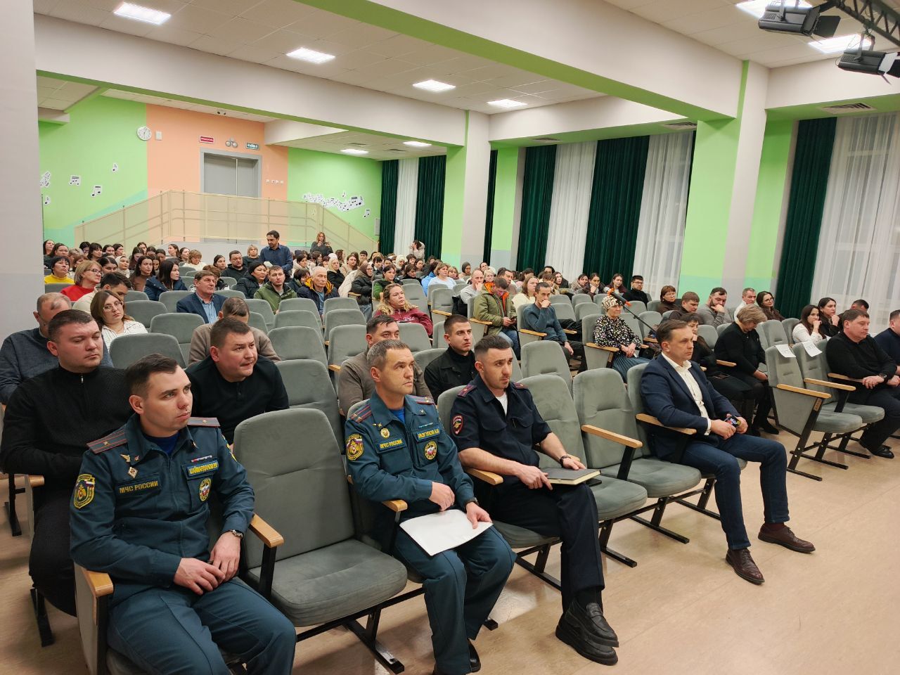 Собрание граждан прошло в школе №5 имени братьев Максуди в Высокой Горе