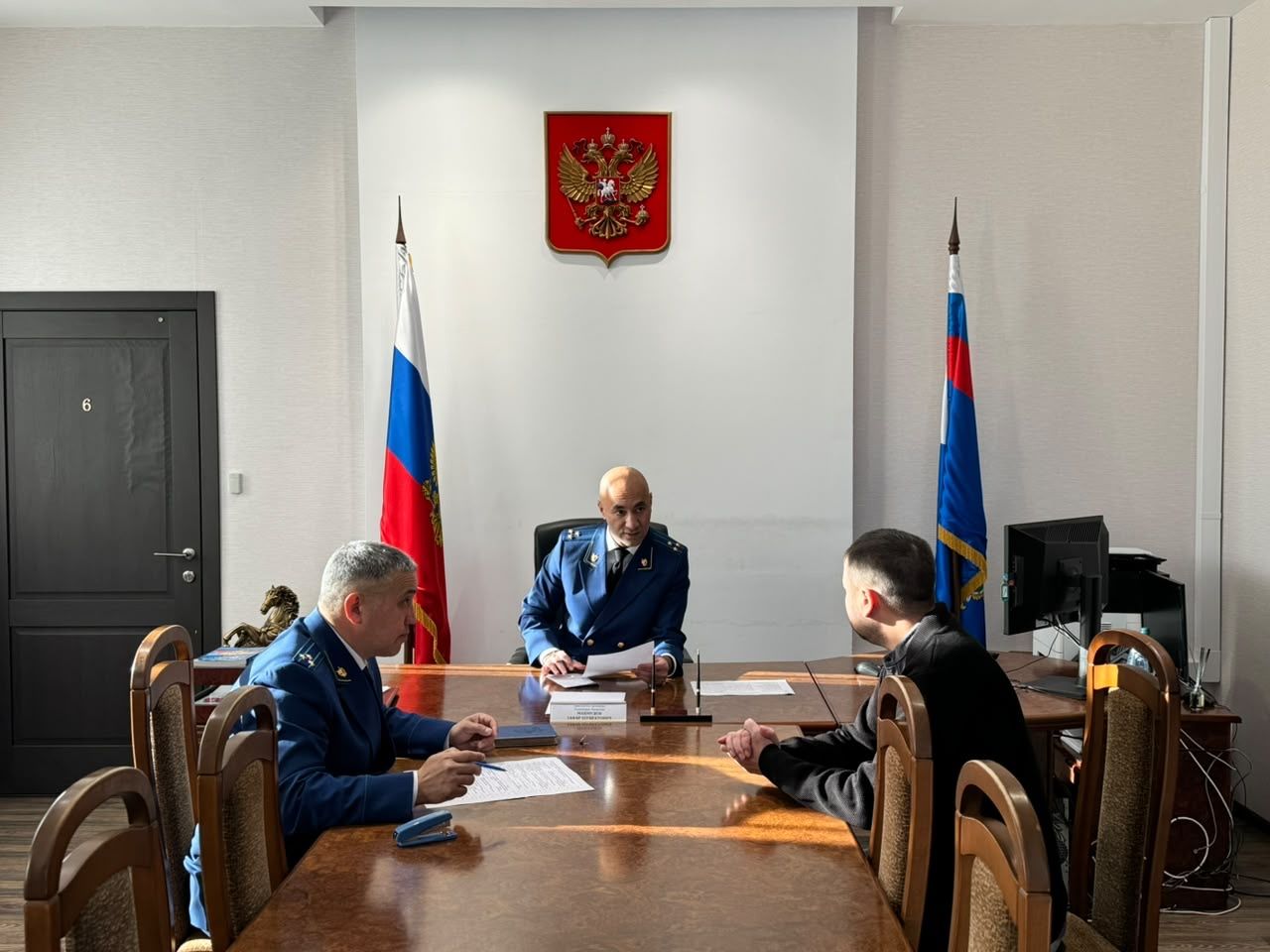 Заместитель прокурора Татарстана принял 20 жителей Высокогорского района