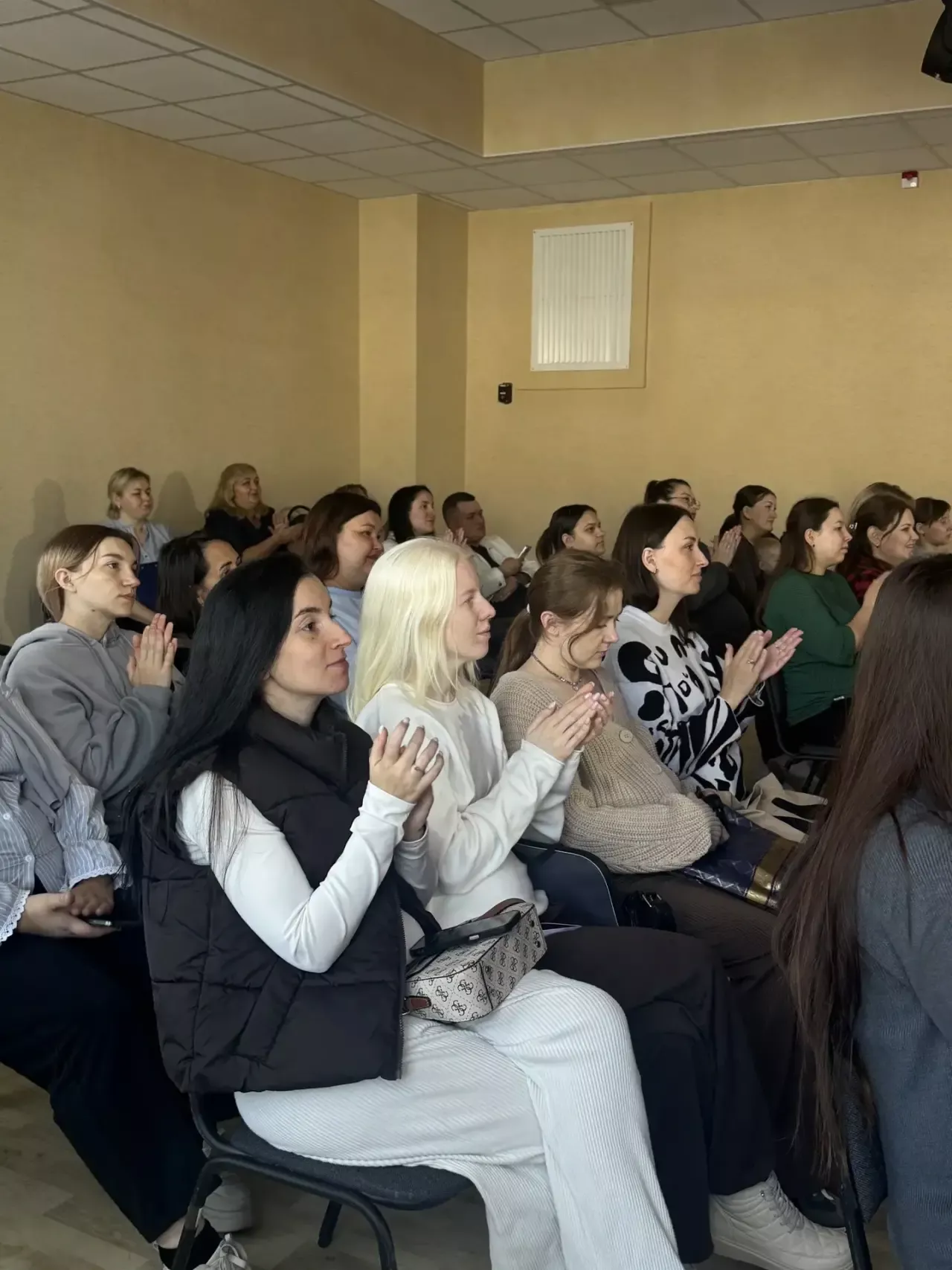 В Высокой Горе для будущих мам организовали встречу со специалистами
