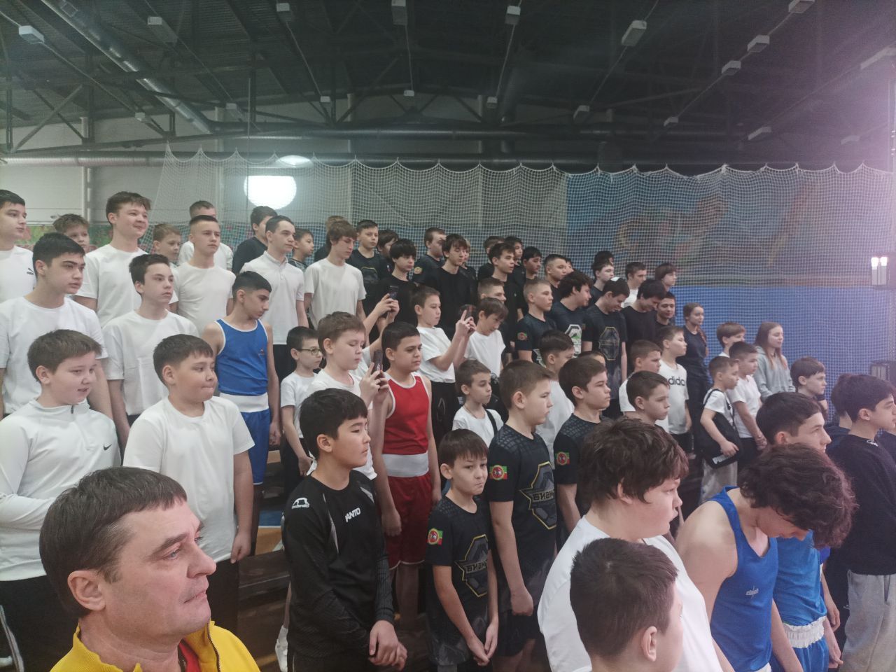 Чемпион мира Денис Лебедев посетил турнир в селе Высокая Гора