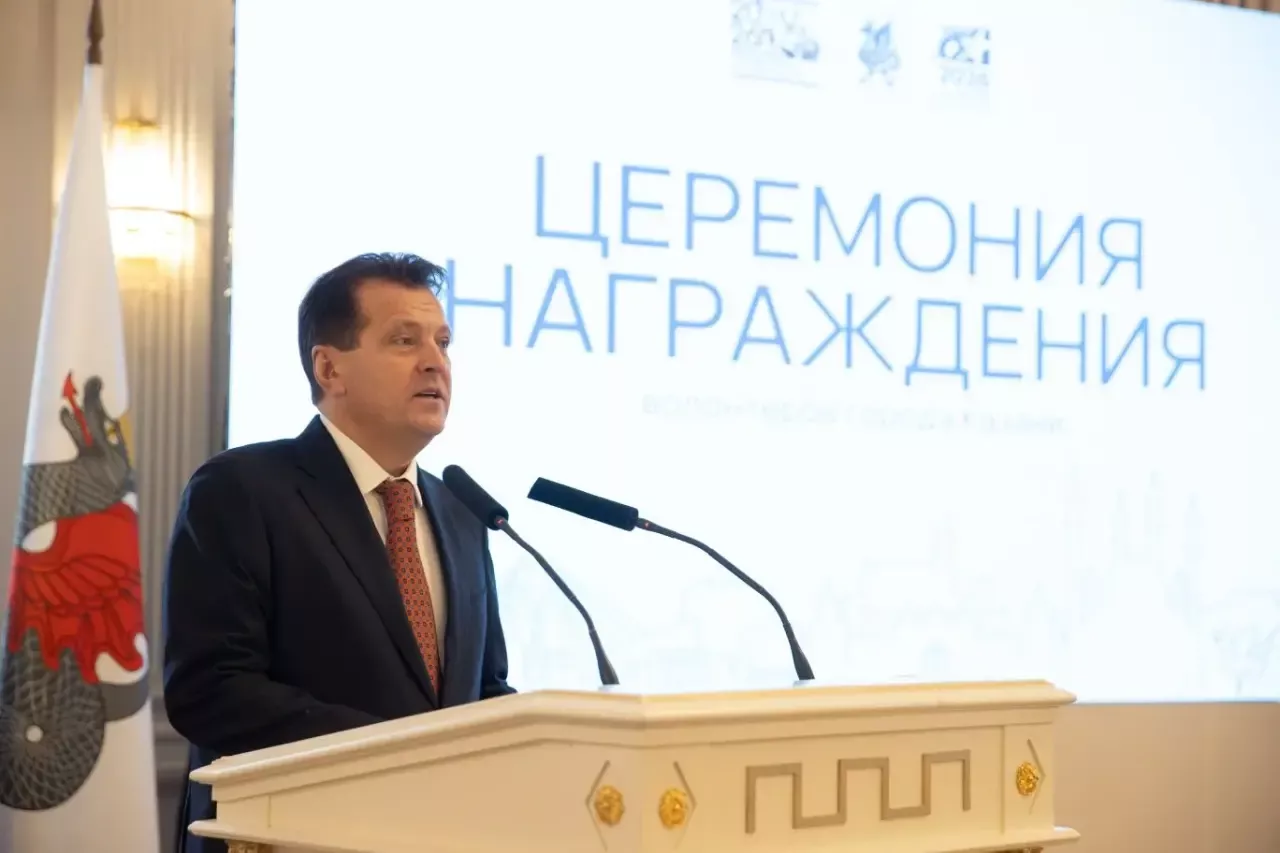 Заместитель директора «Озёрной СОШ» награждена за волонтерскую помощь
