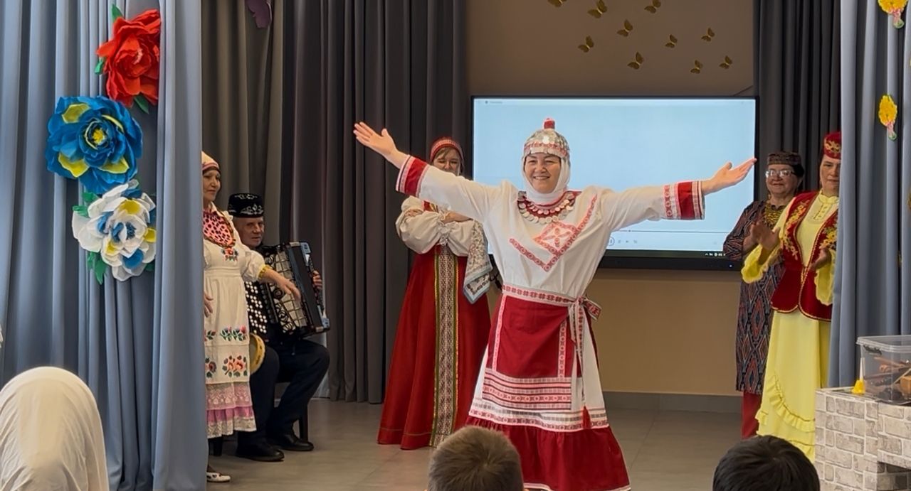 Вечер традиций и музыки объединил школьников вокруг культуры страны