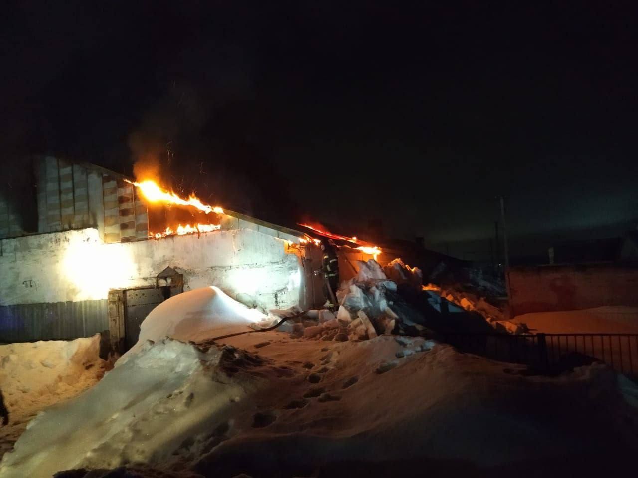 Появились подробности пожара на складе в селе Шапши
