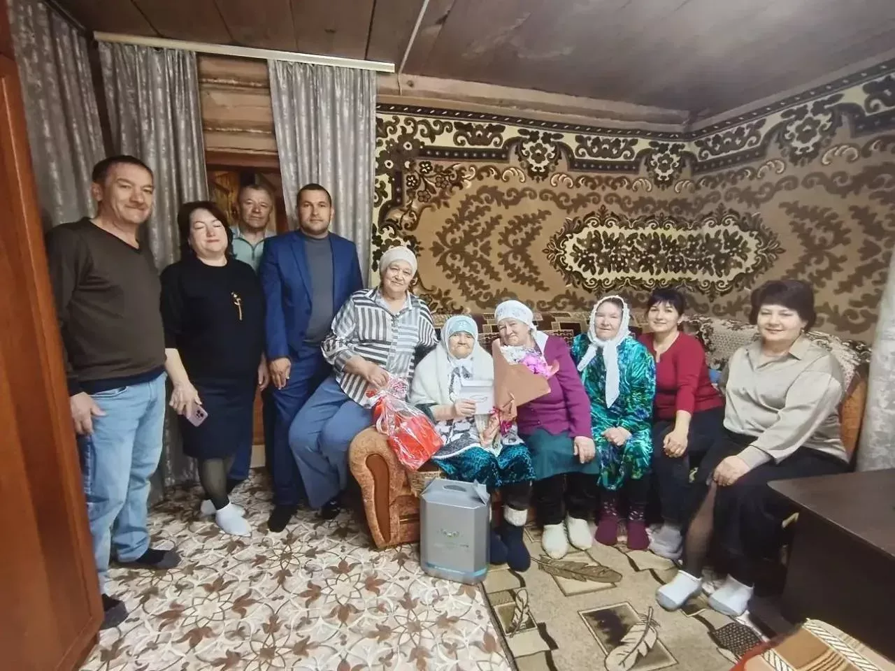 В селе Дубъязы отметили 90-летие именинницы