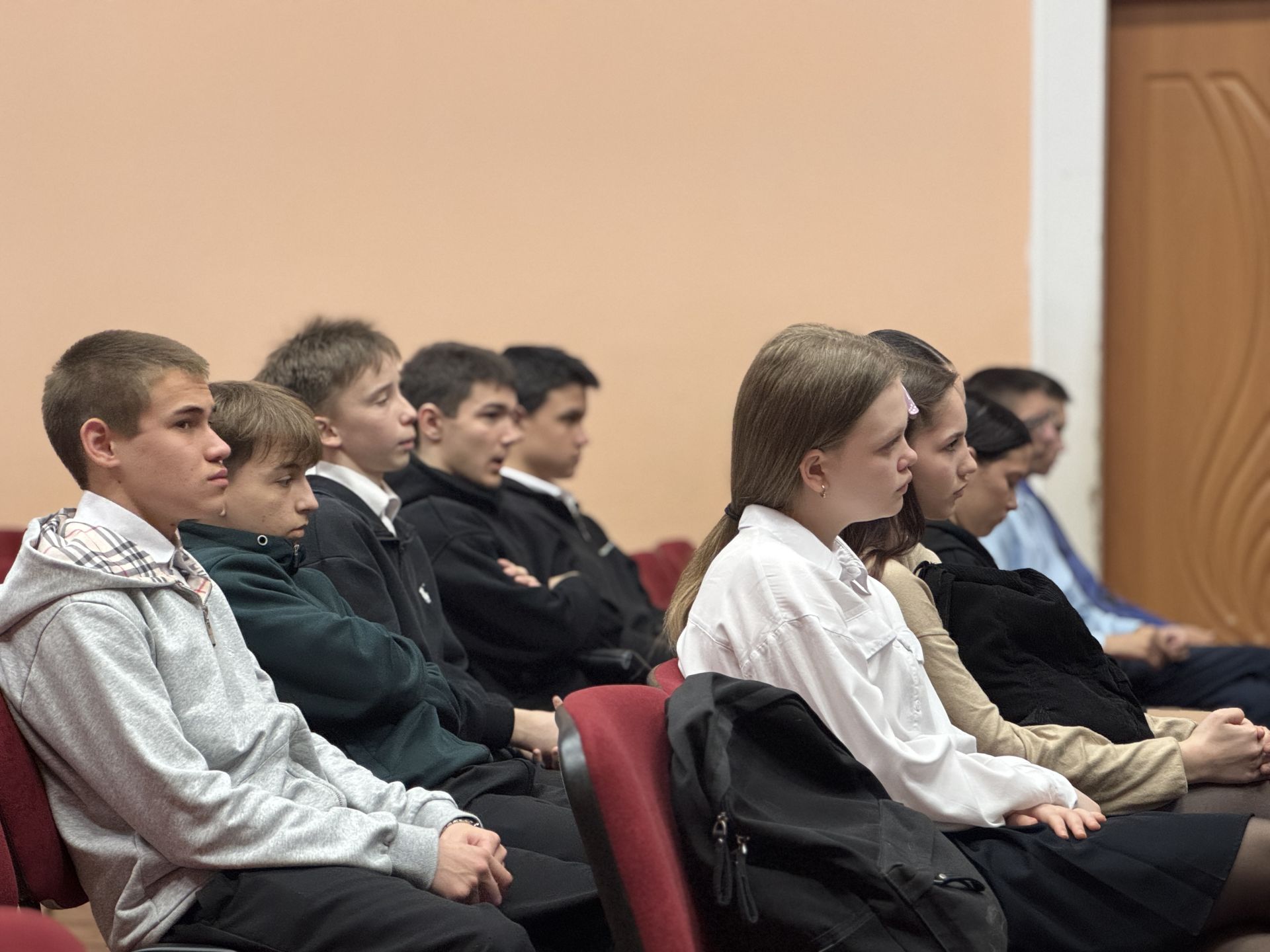 В школе №3 прошли беседы о правах, патриотизме и жизненных ценностях