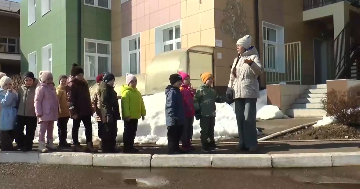 Юные экологи изучают природу в детском саду «Бэлэкэч»