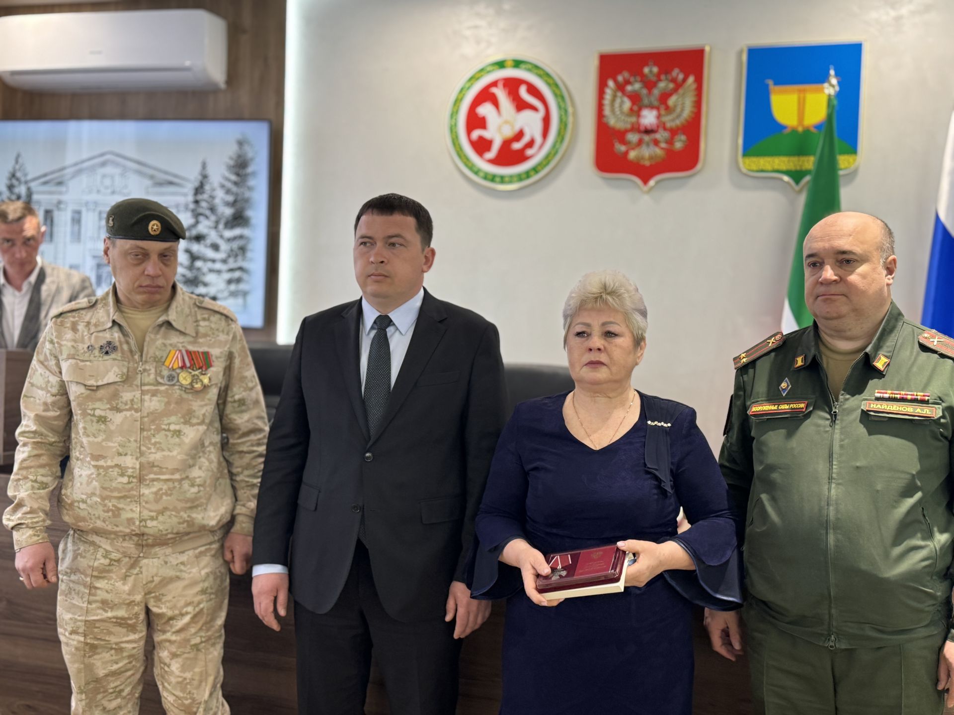 В Высокогорском районе передали награды семьям погибших бойцов