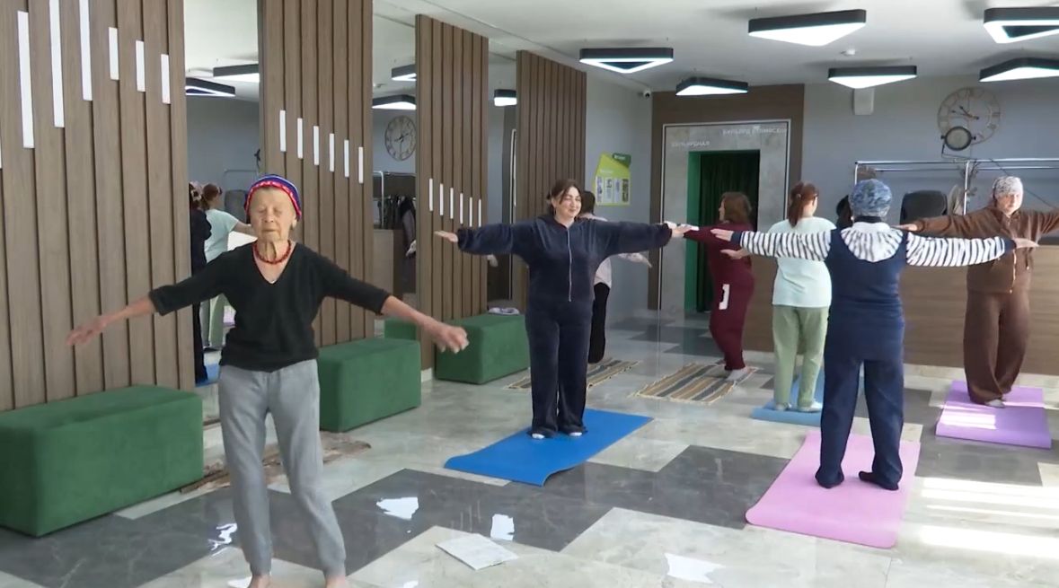 Как 89-летняя Рабия апа из деревни Чирша стала тибетским йогом