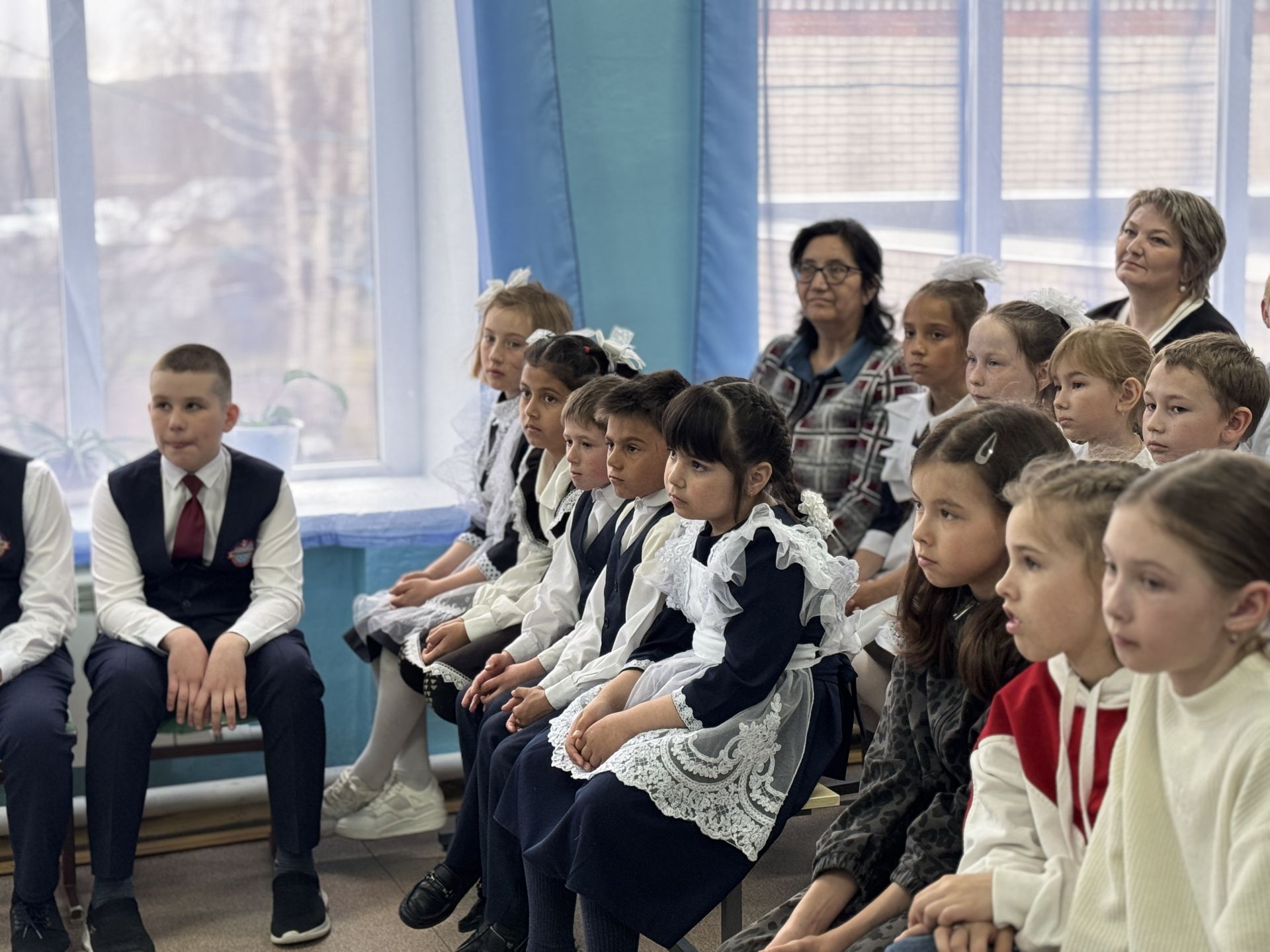 Художник Виталий Скобеев провёл мастер-класс в Алан-Бексерской школе