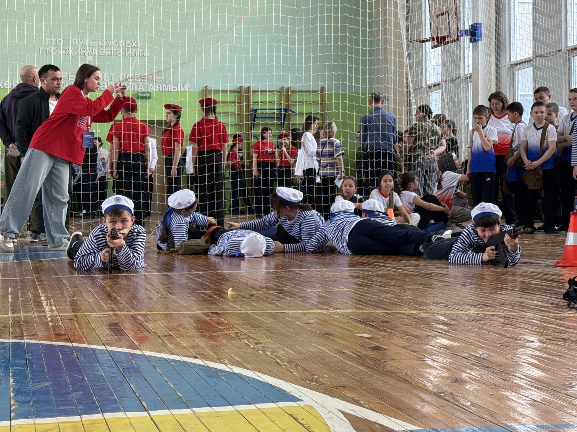 Зарница 2.0 в школе №4 объединила учеников в командной игре