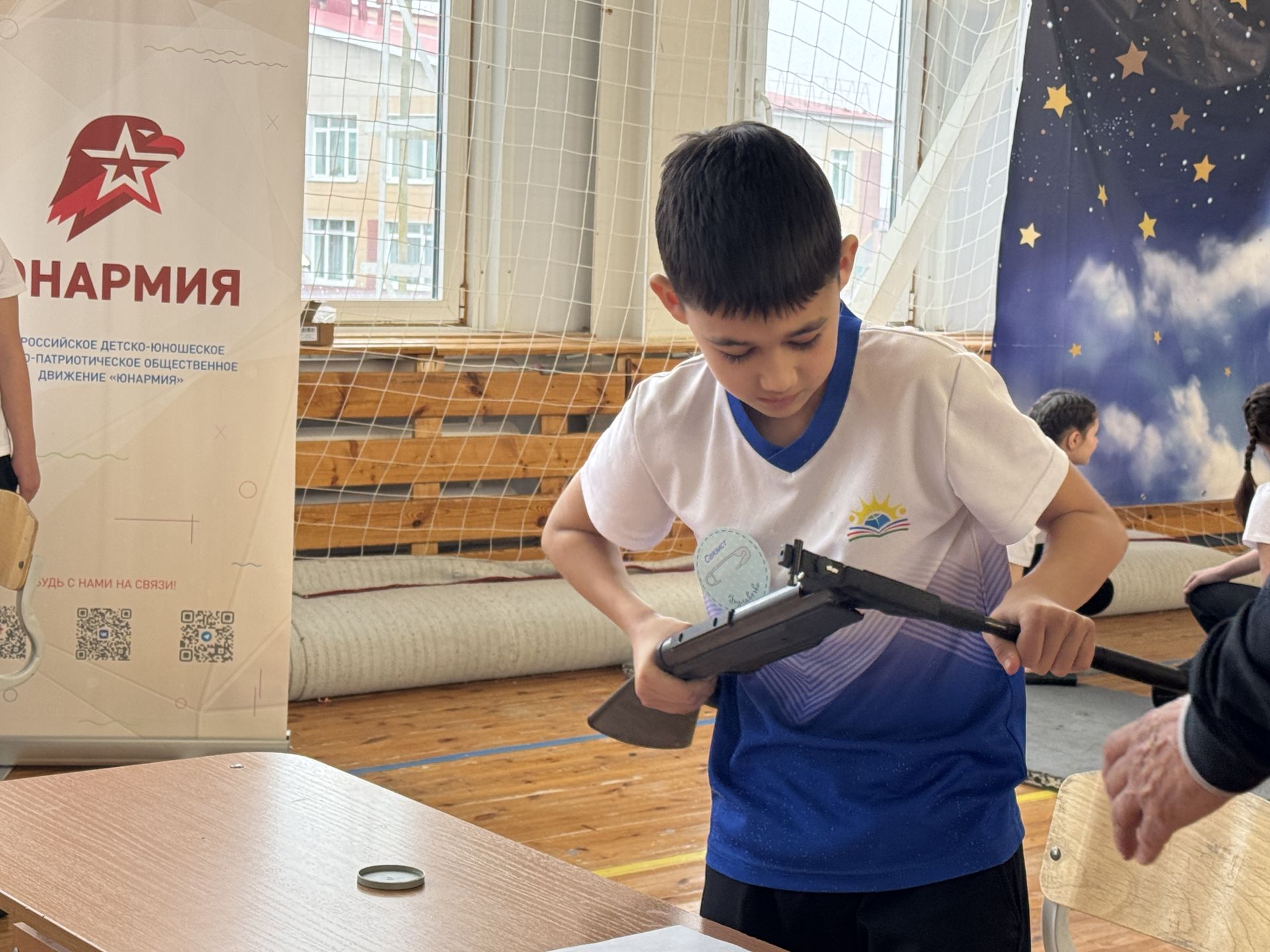 Зарница 2.0 в школе №4 объединила учеников в командной игре
