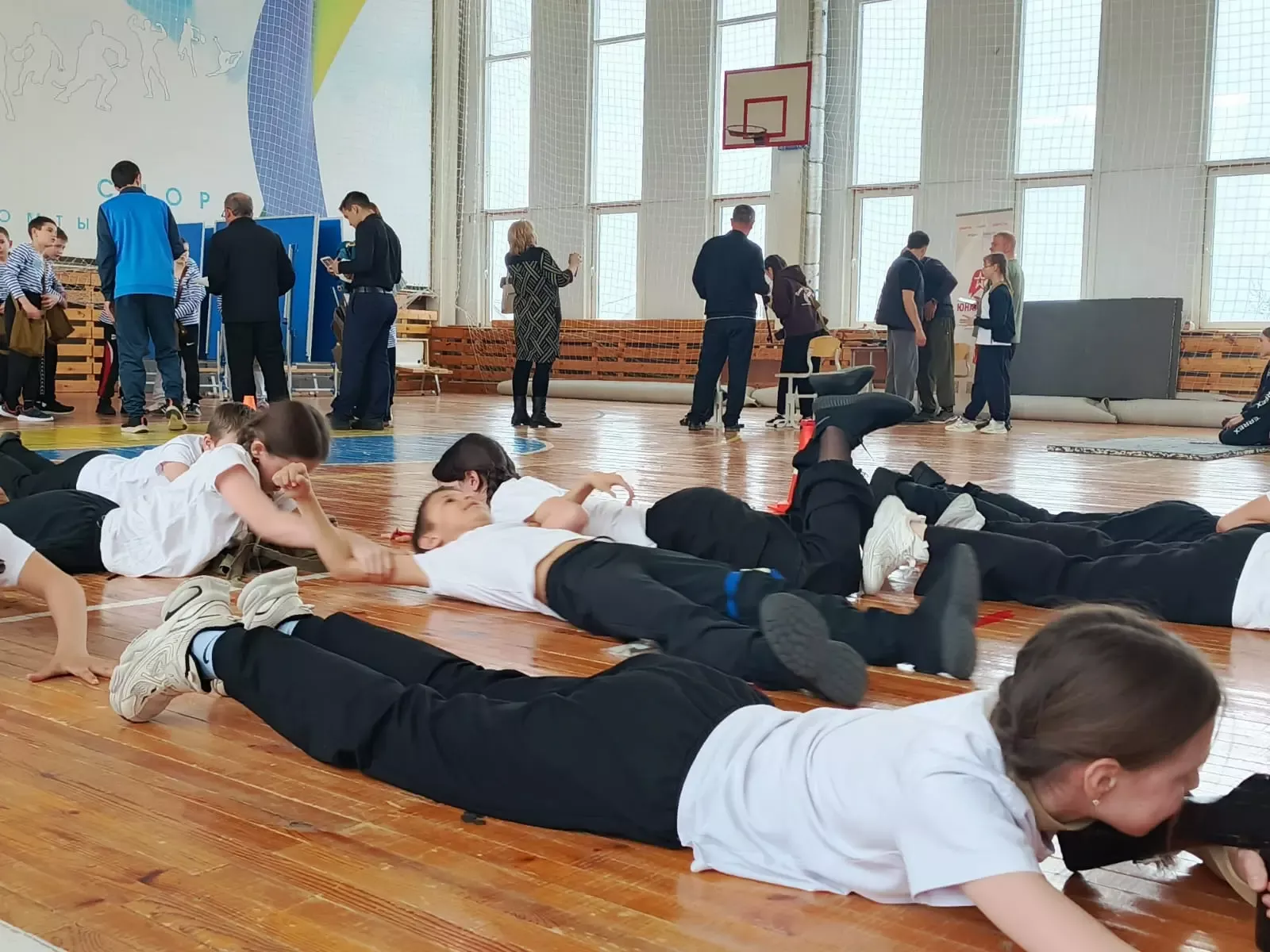 Зарница 2.0 в школе №4 объединила учеников в командной игре
