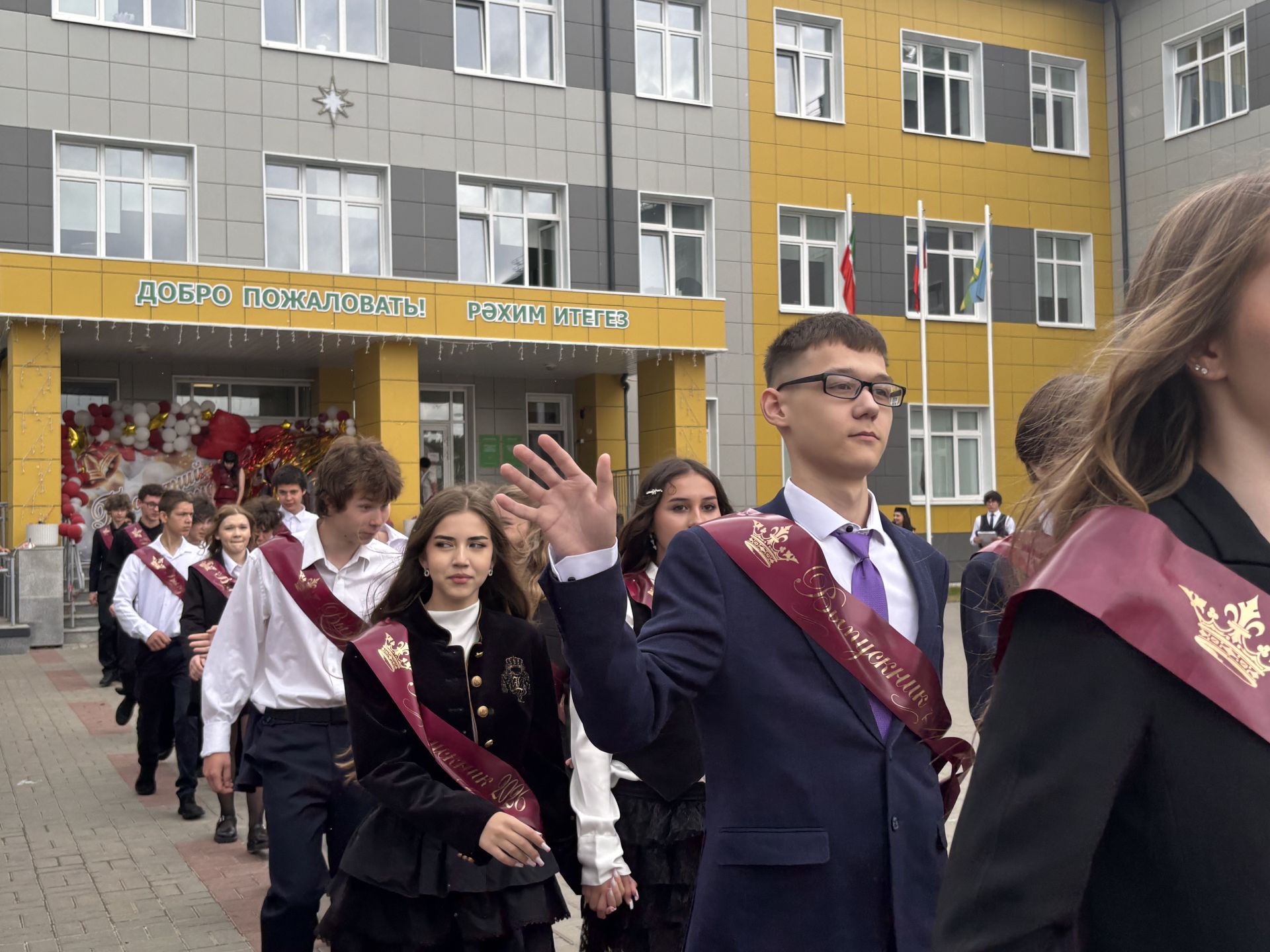 Последний звонок в Высокогорской школе №5 имени Максуди с фоторепортажем