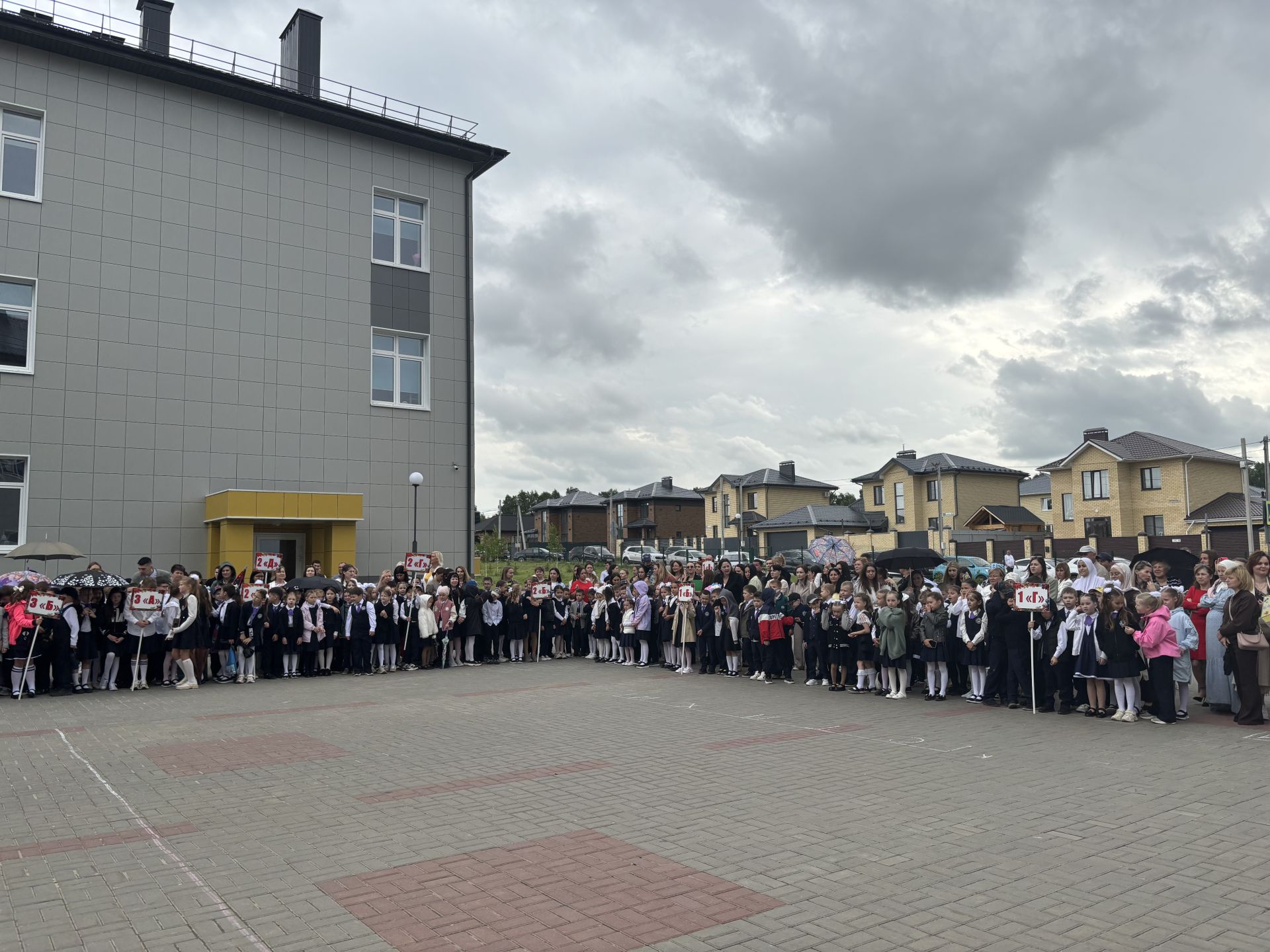 Последний звонок в Высокогорской школе №5 имени Максуди с фоторепортажем