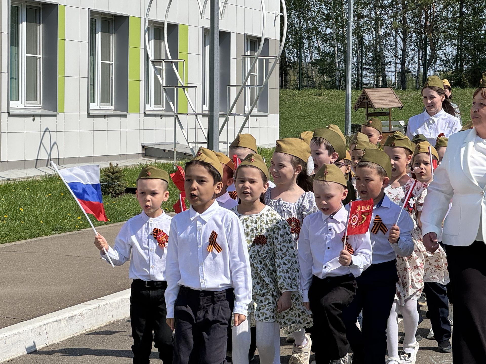 В детском саду «Байгыш» прошёл парад в честь Дня Победы