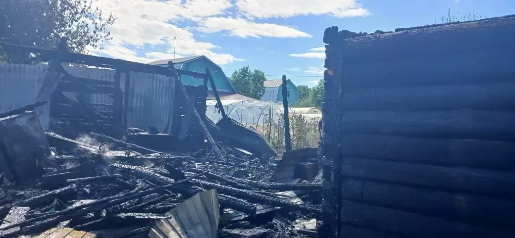 Пожар в СНТ «Автомобилист‑3»: сгорели дом, баня и хозяйственные постройки
