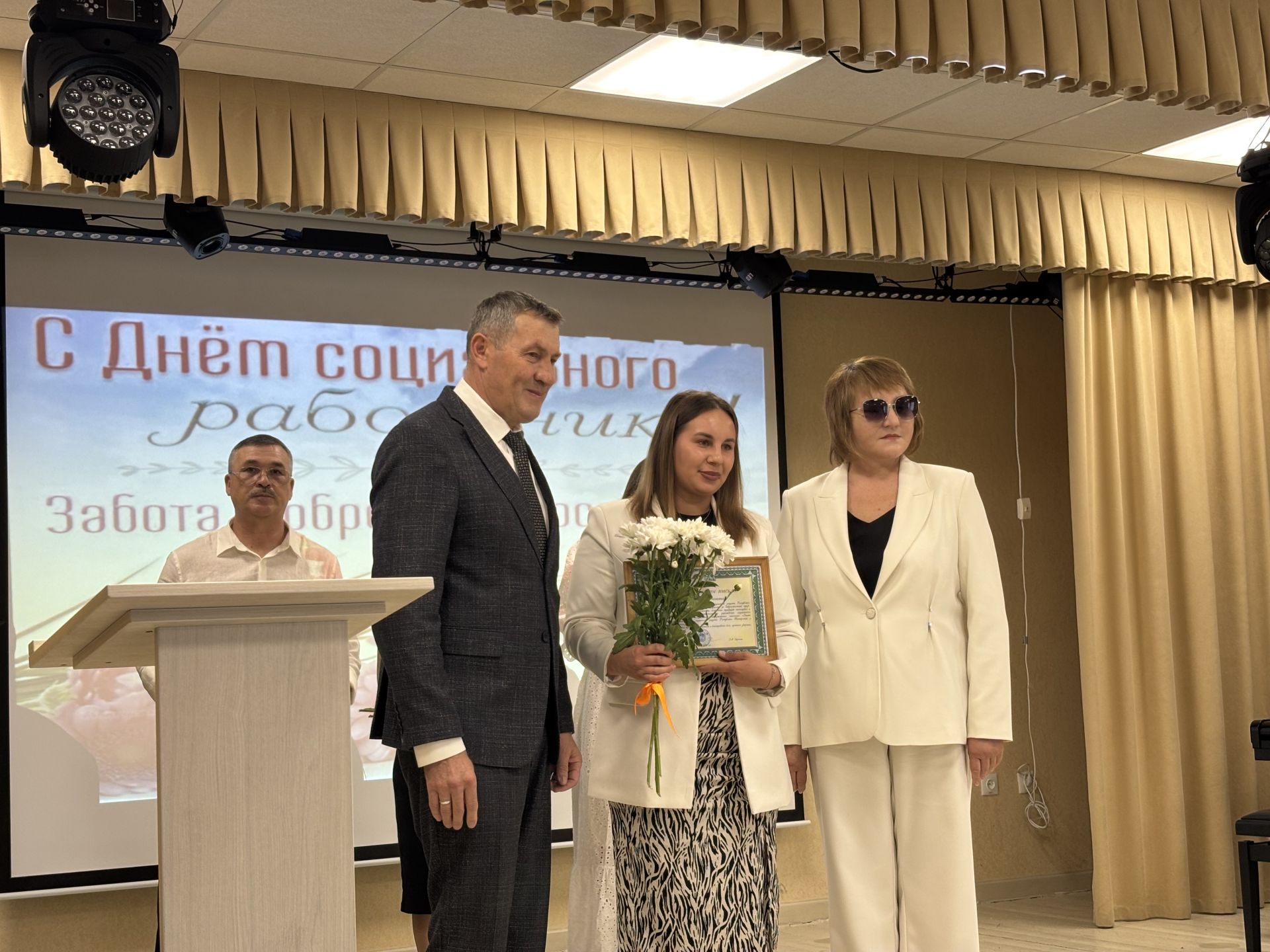 ФОТОРЕПОРТАЖ: В Высокогорском районе чествовали социальных работников