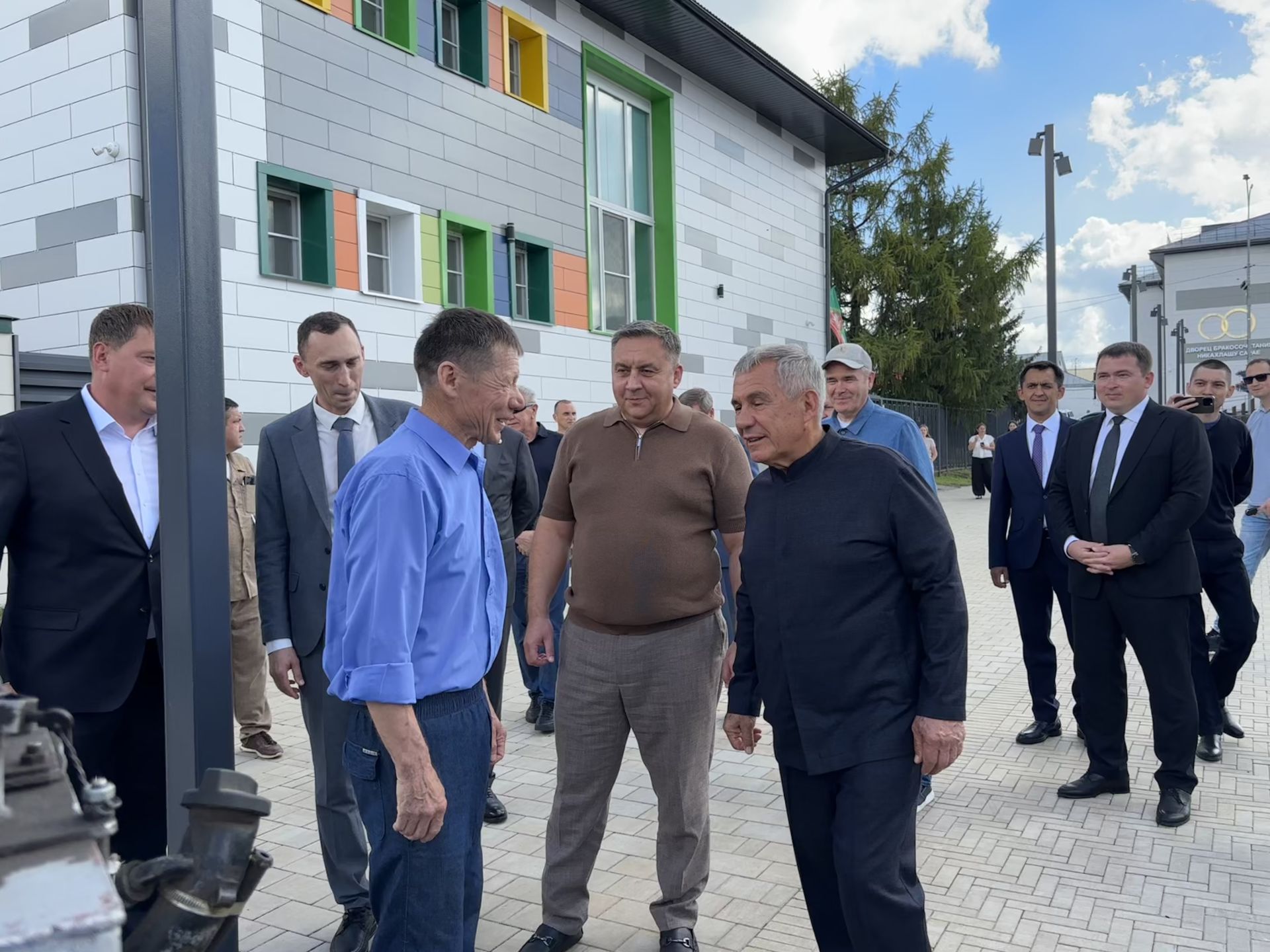 Рустам Минниханов посетил обновленные социальные объекты в Высокогорском районе