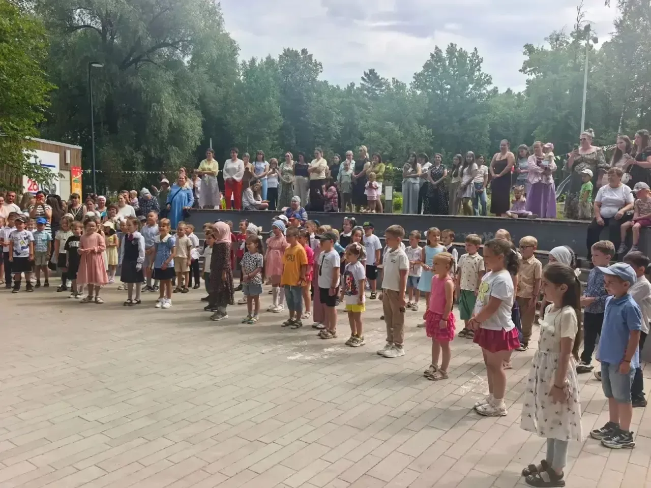 Более 180 первоклассников Высокогорского района получили портфели