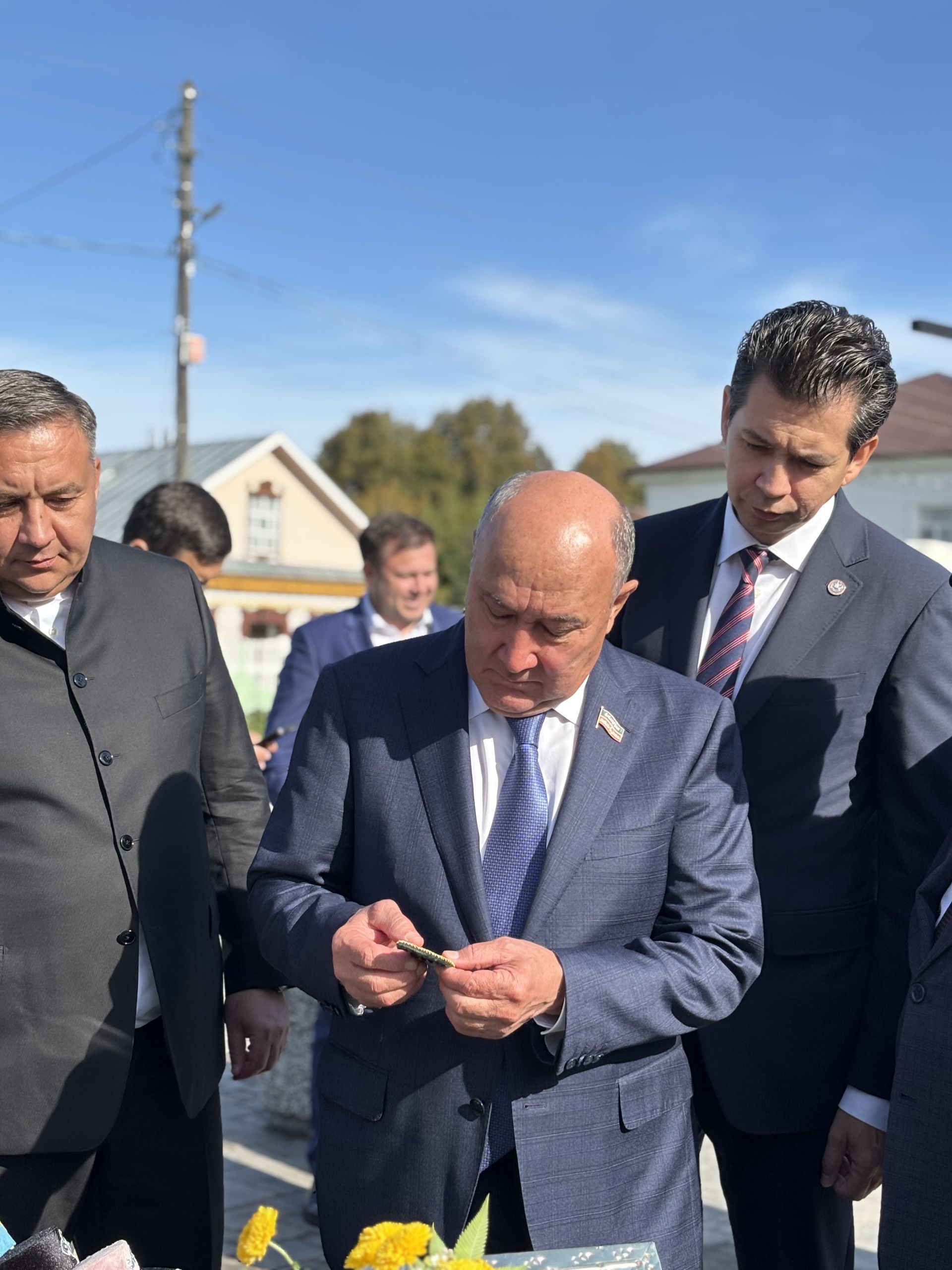 Марат Ахметов посетил открытие обновленного Дома культуры в Дубъязах