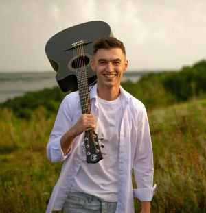 Как талант из Высокой Горы Рамис Габдулхаев покоряет сердца слушателей