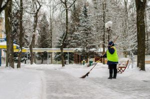 Минниханов поручил усилить работы по зимнему содержанию пешеходных зон
