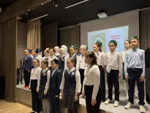 Юные таланты читают Тукая на разных языках (фоторепортаж)